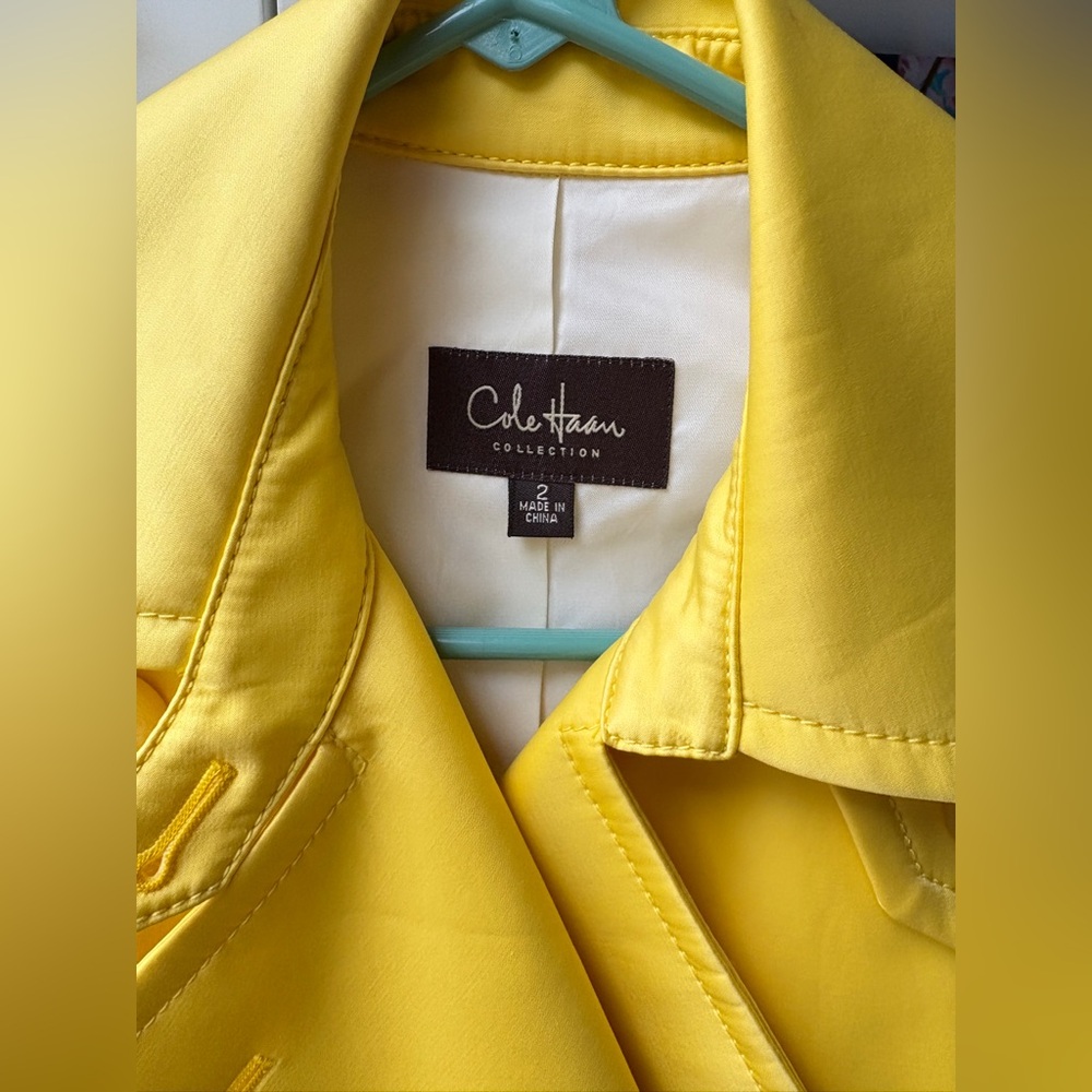 Cole Haan Women's Vibrant Yellow Trench Coat. Look 👀 at the is beautiful trench! - Picture 2 of 14